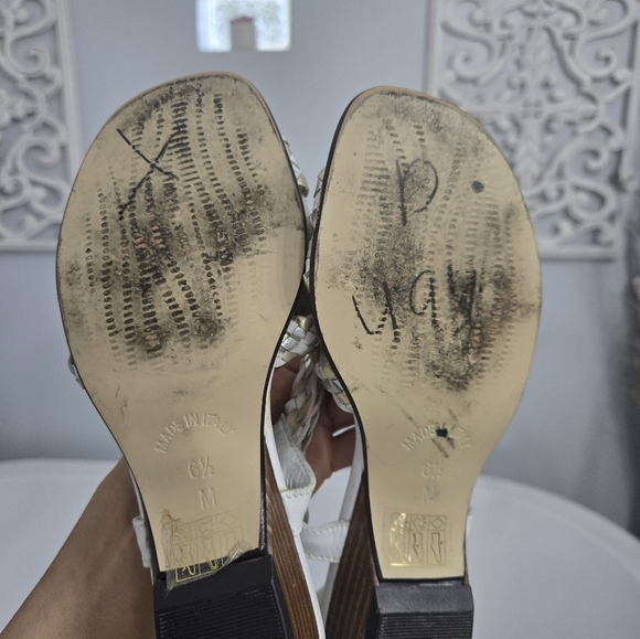 David Tate Gold, Silver and White Elegant Leather Made In Italy Sandals - Picture 8 of 10